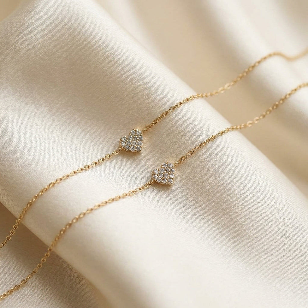 Gold plated heart bracelet with sparkling zircon details